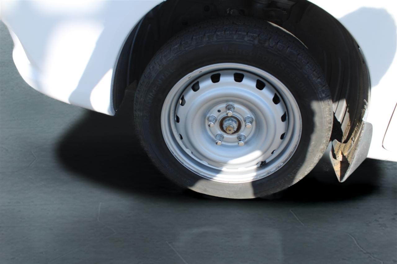 2020 Nissan NV200 S - Photo 9